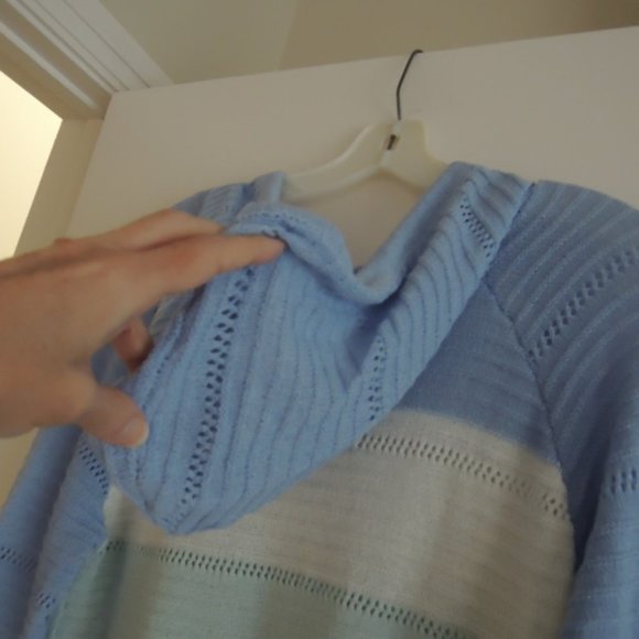 Ladies Sweater Size M Lightweight Striped Pullover Drawstring Hood $72 Value NEW - Picture 7 of 8